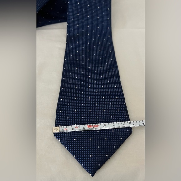 Nordstrom Rack Men’s Blue/Polka Dot Necktie, 50% Silk 50% Poly; Approx 3” x 58” - Picture 5 of 6